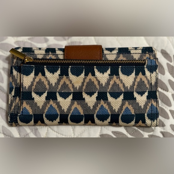 Fossil Logan RFID Tab Clutch Wallet - Picture 2 of 3